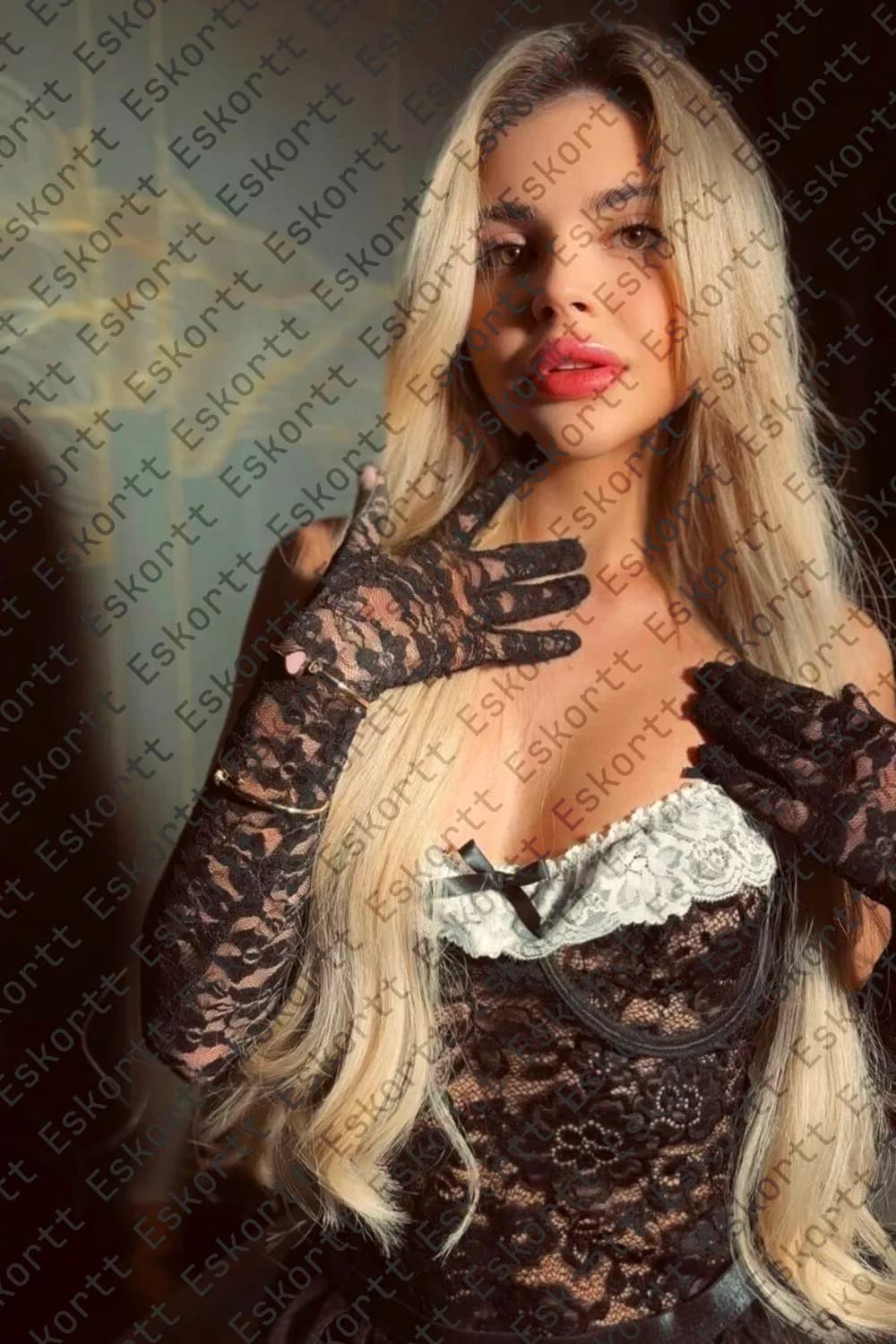 Rebecca escort in Moscow