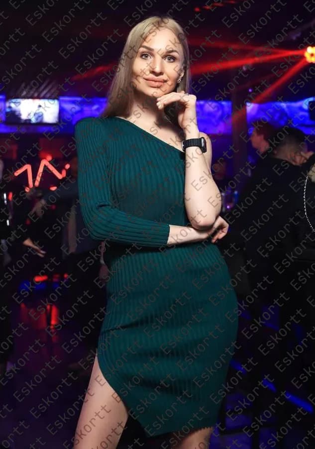 Stasia escort in Moscow