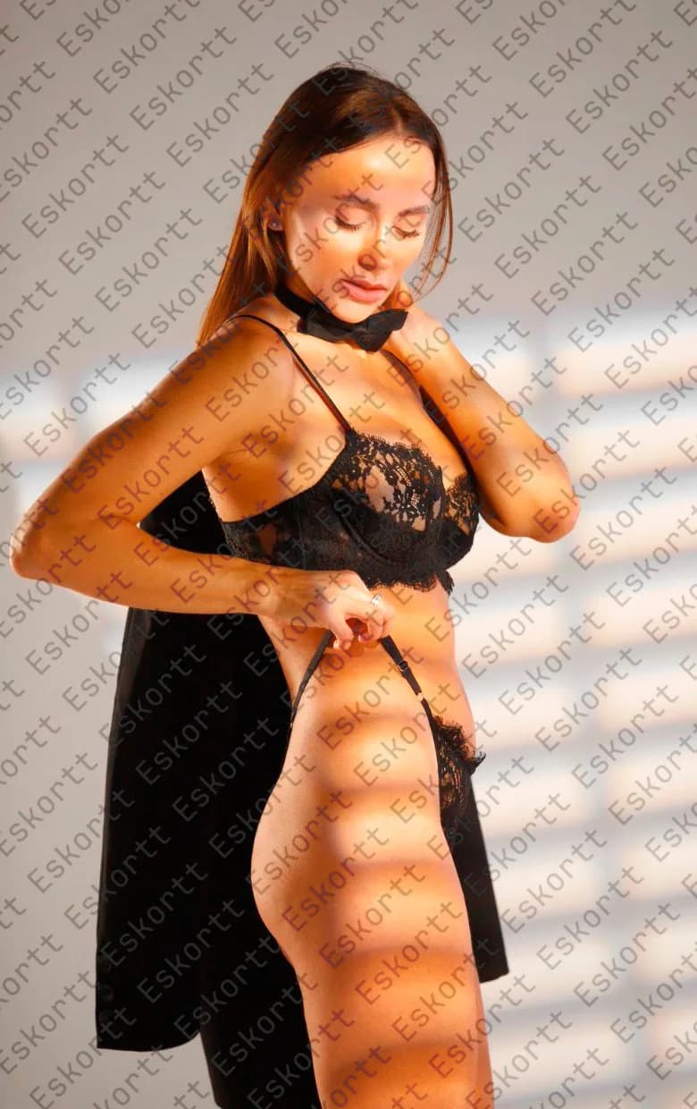 Kamila escort in Moscow