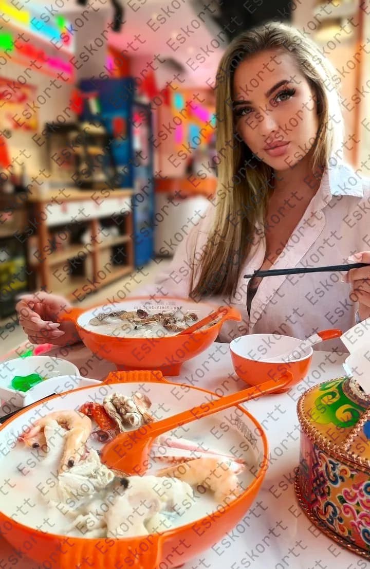  Elisabetta escort in Moscow