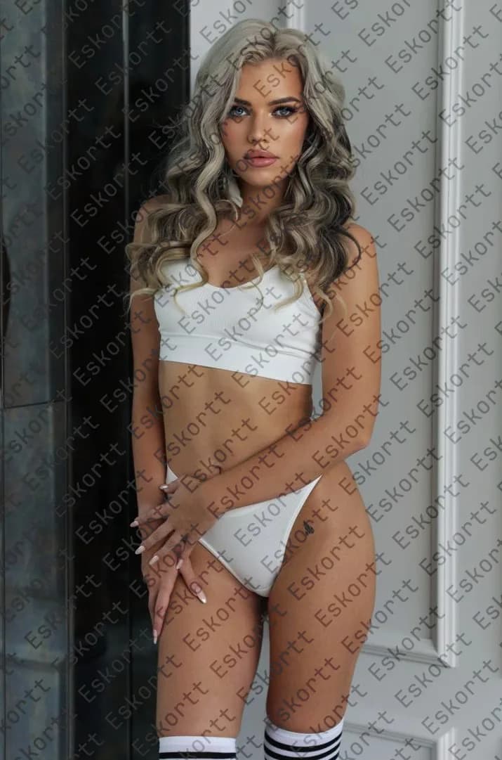 Oksy escort in Moscow