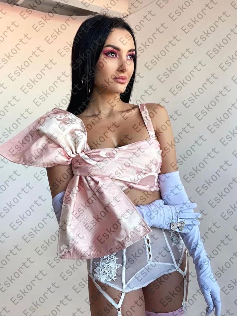 Roxolana escort in Moscow