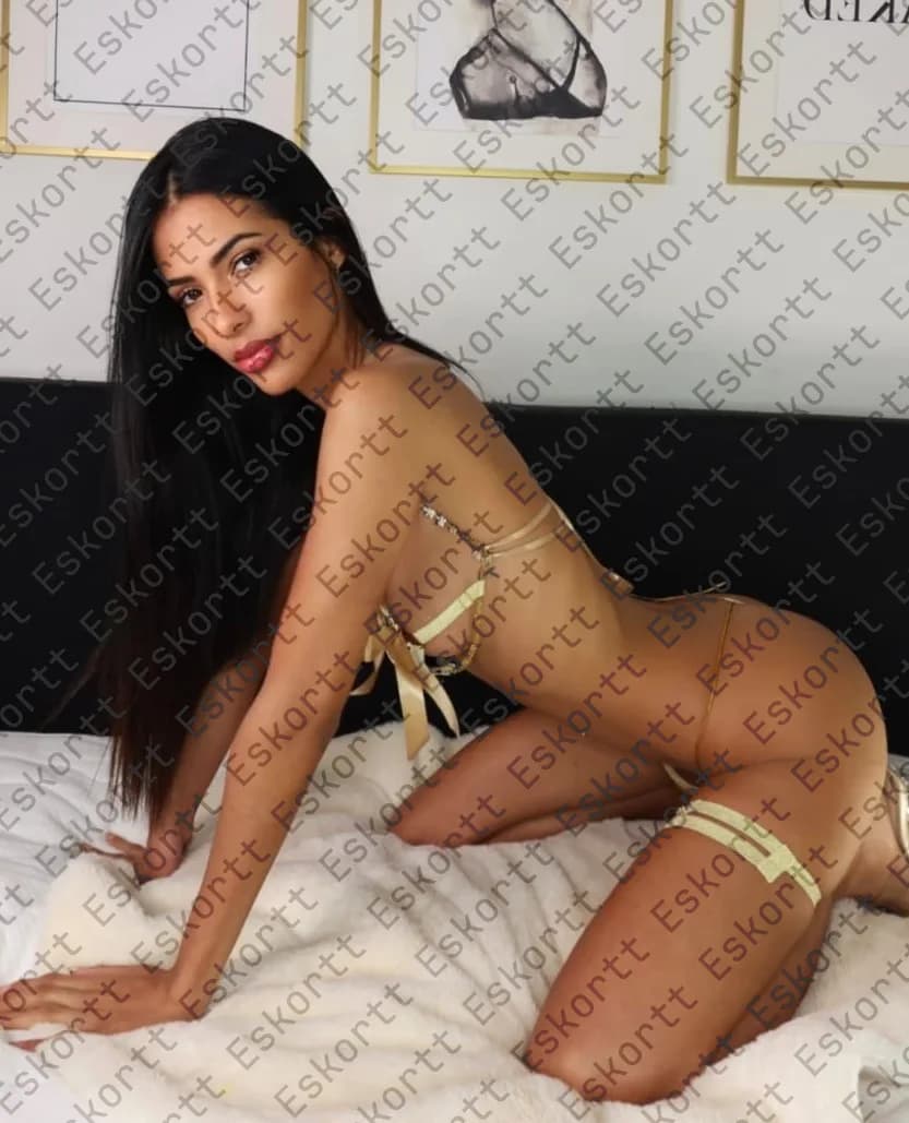 Ivanna escort in Moscow