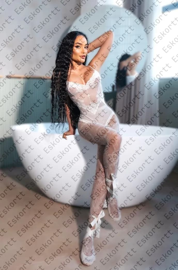 Lana escort in Moscow