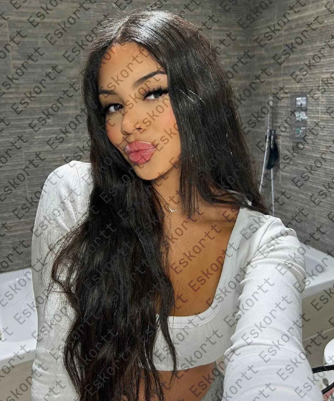 Мариана escort in Moscow