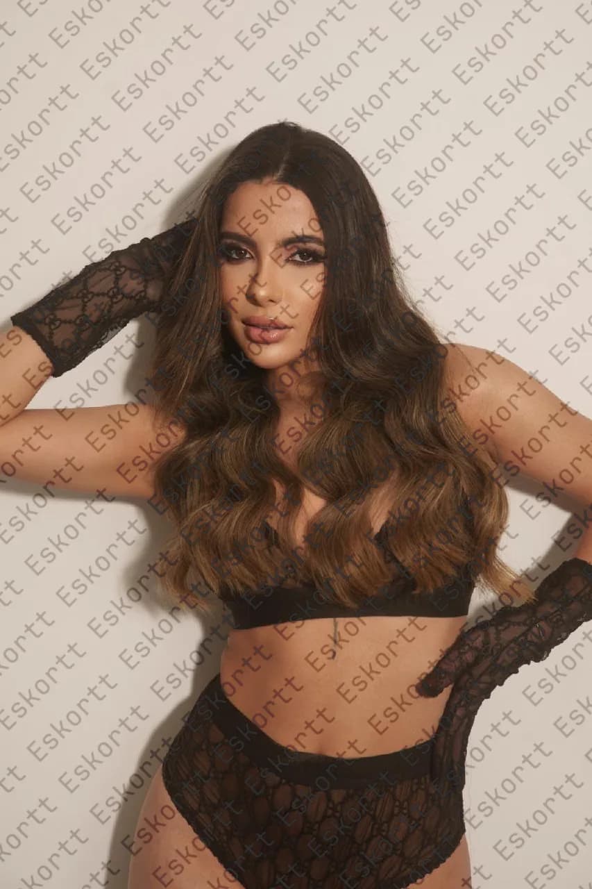 Лора escort in Moscow