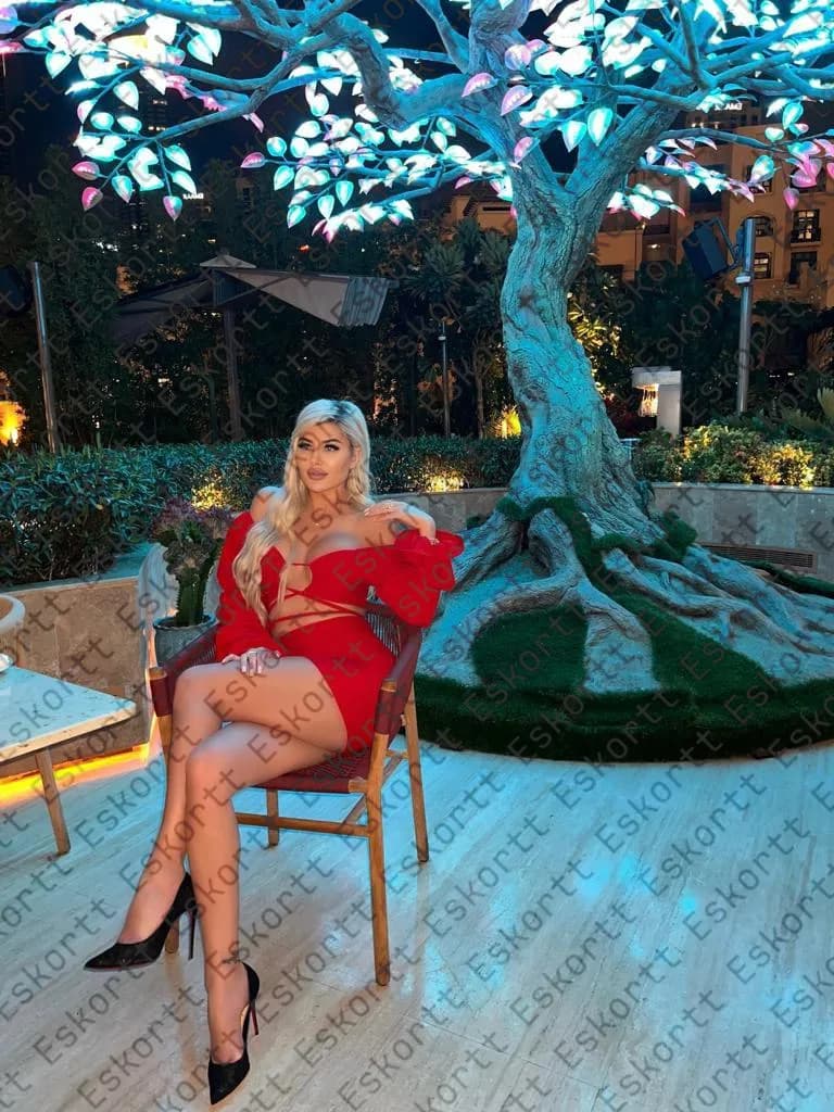 Лаура escort in Moscow