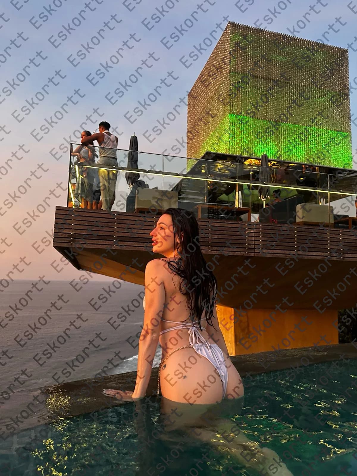 Кари escort in Moscow