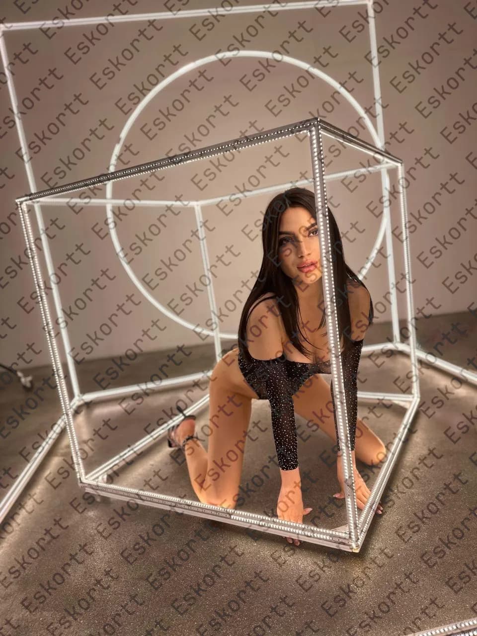 Кари escort in Moscow