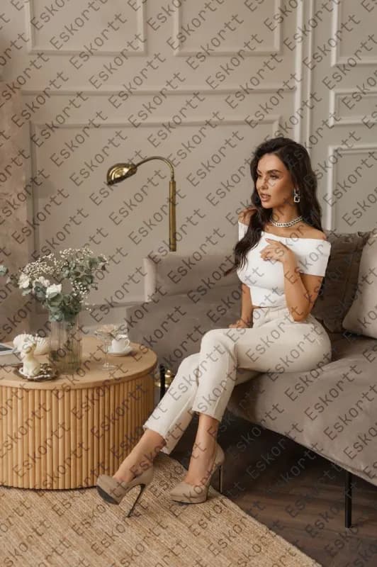 Аля escort in Moscow