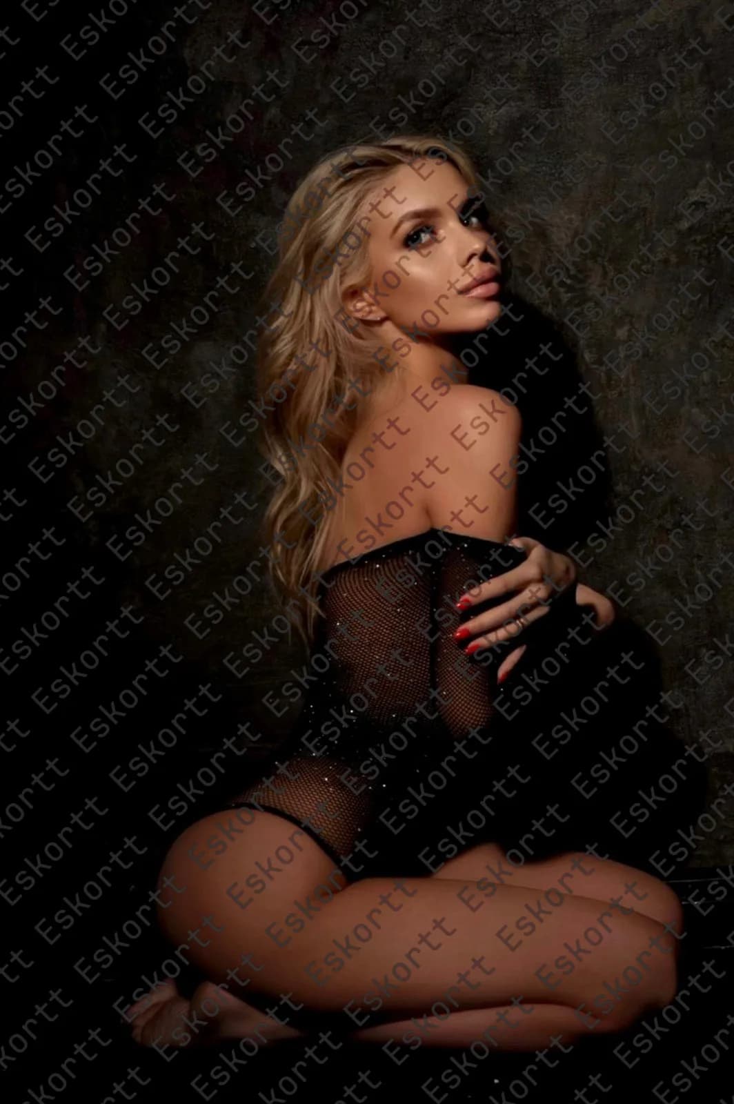 Мира escort in Moscow