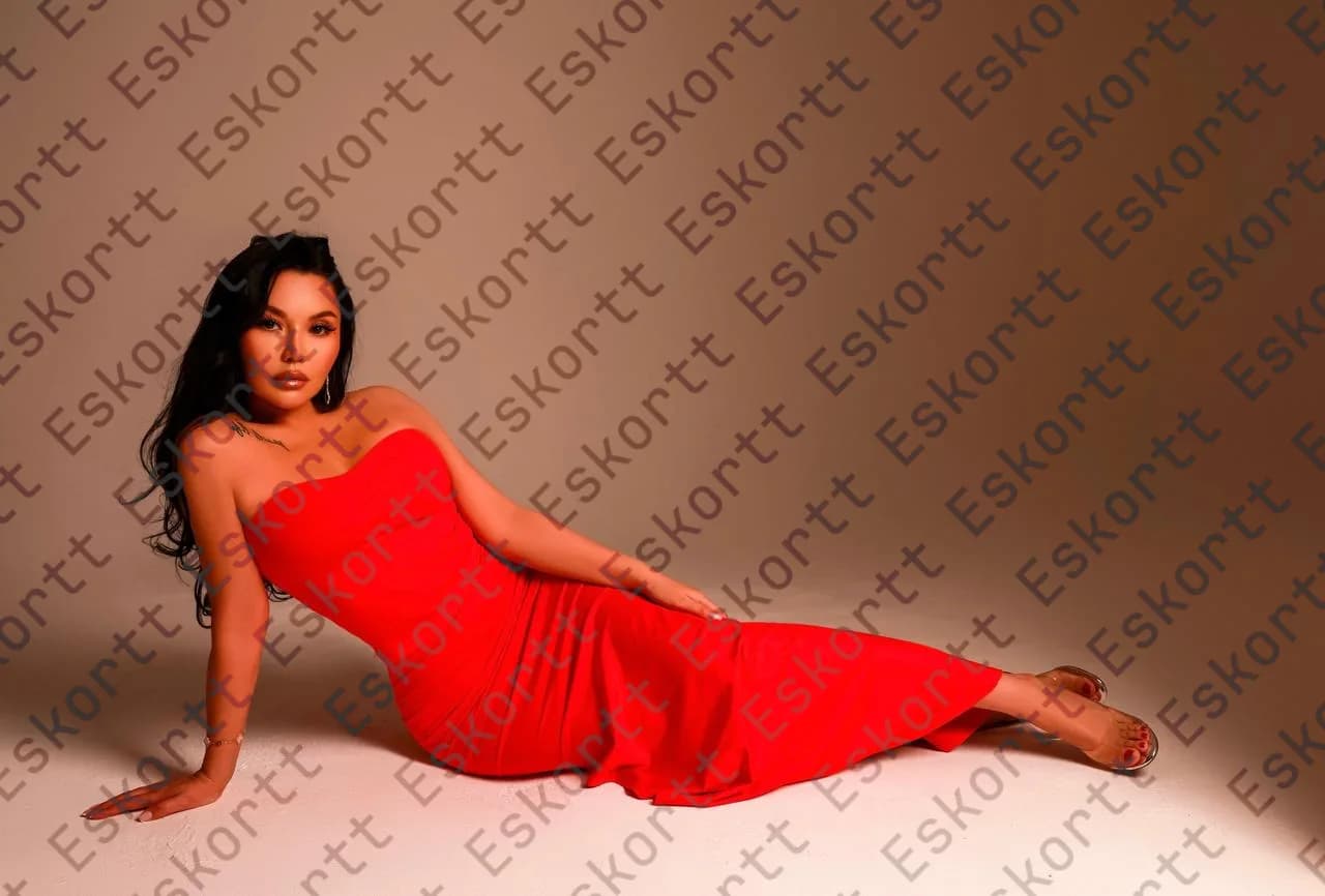 Азалия escort in Moscow