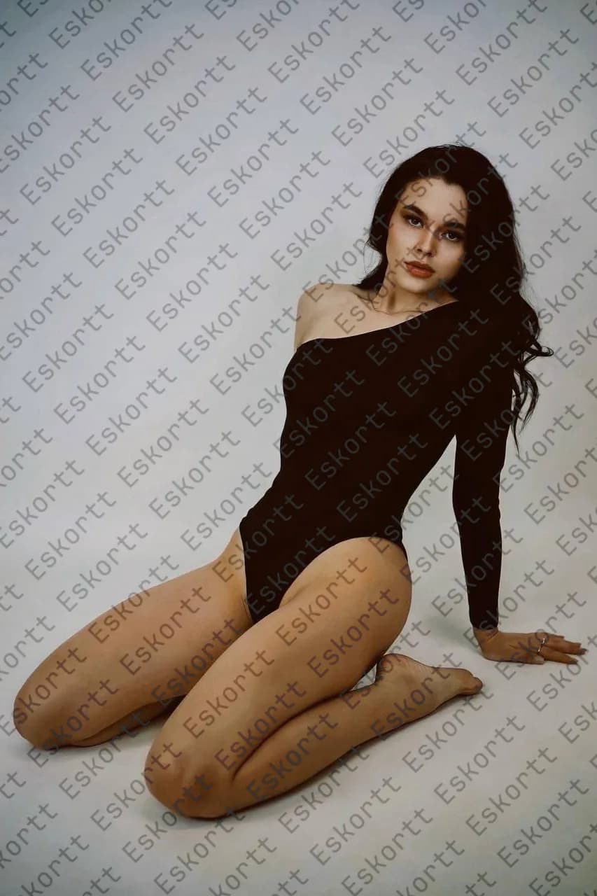 Милана escort in Moscow