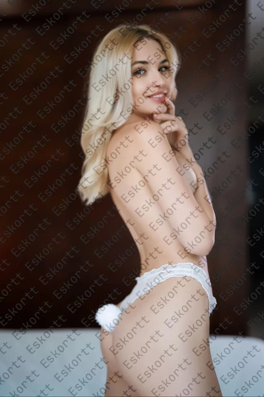 Кира escort in Moscow