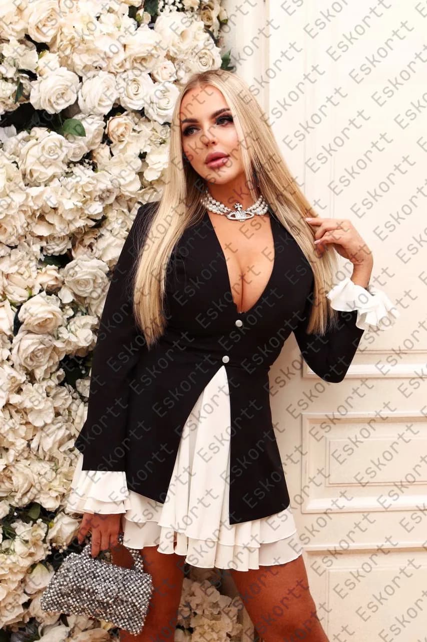 Милана escort in Moscow
