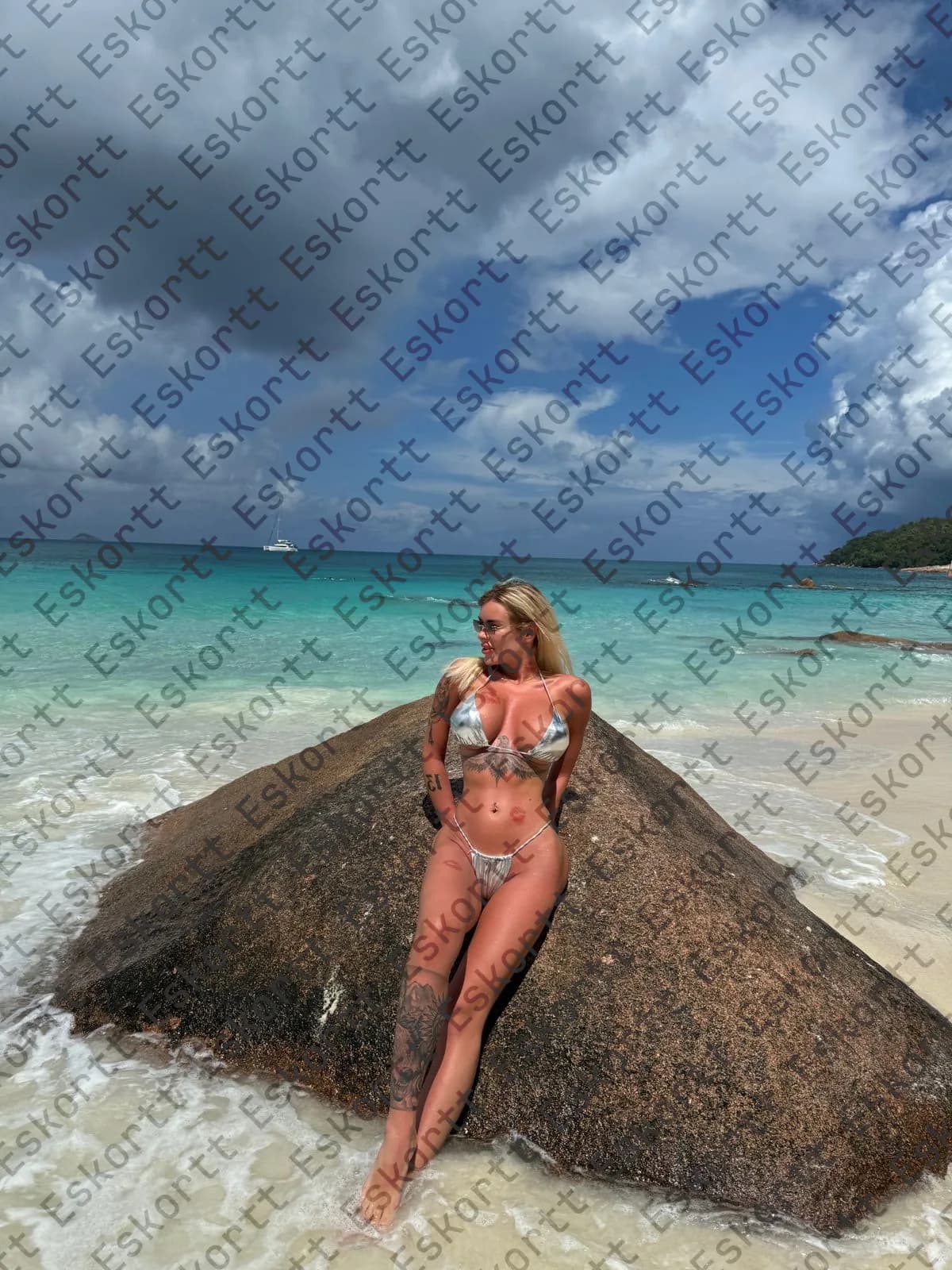 Лиза escort in Moscow