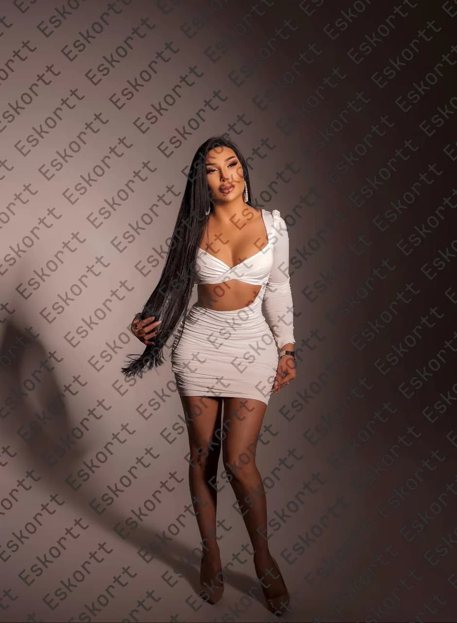 Камилла escort in Moscow