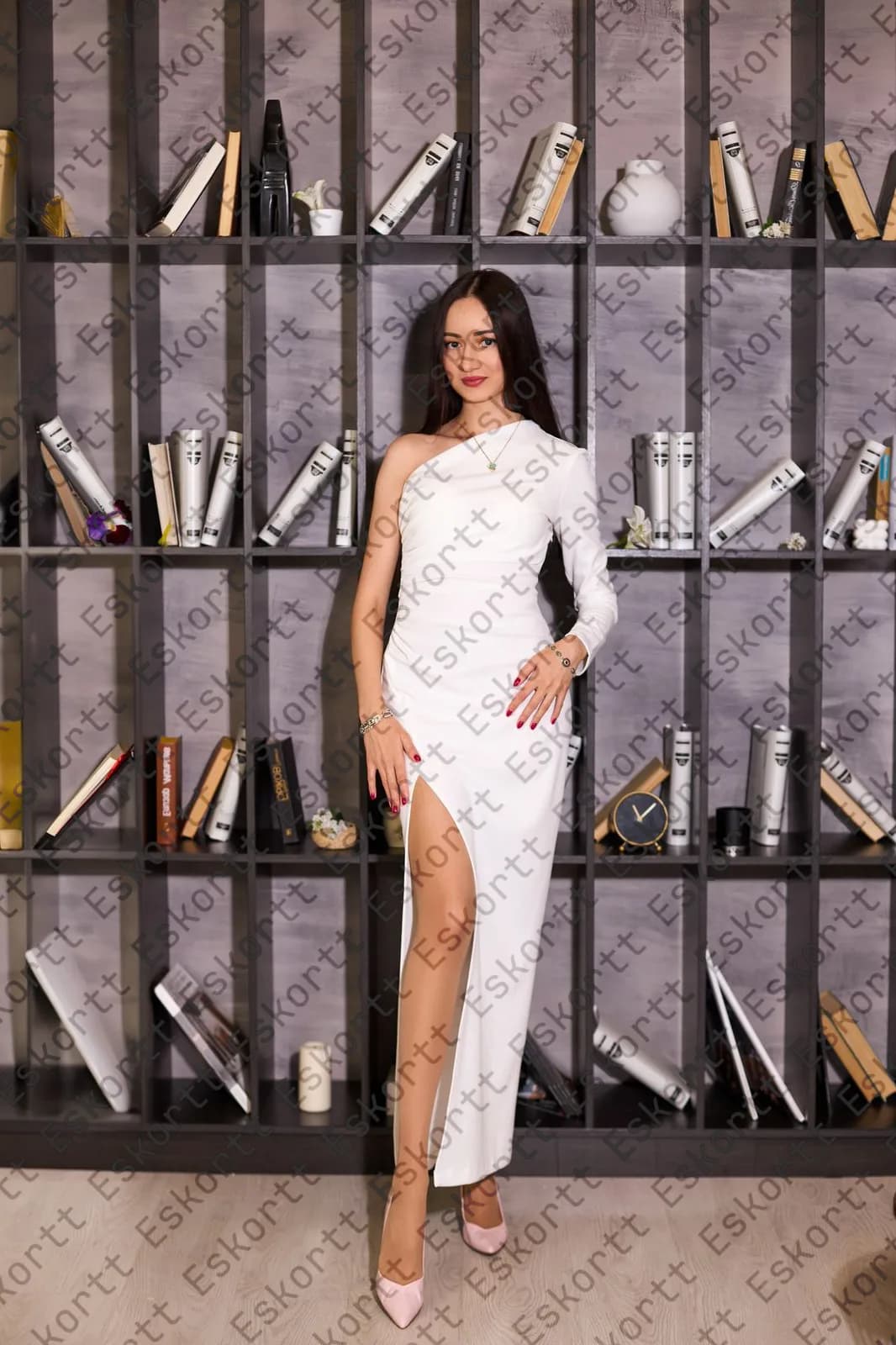 Снежанна escort in Moscow