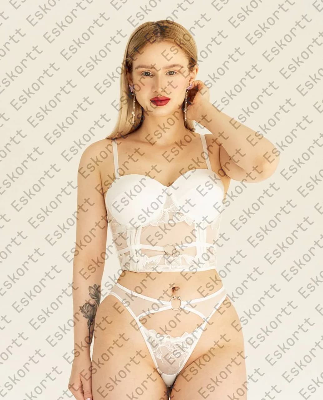 Ната escort in Moscow