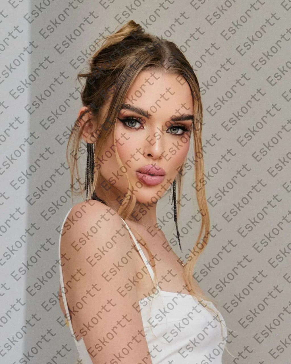 Мария escort in Moscow