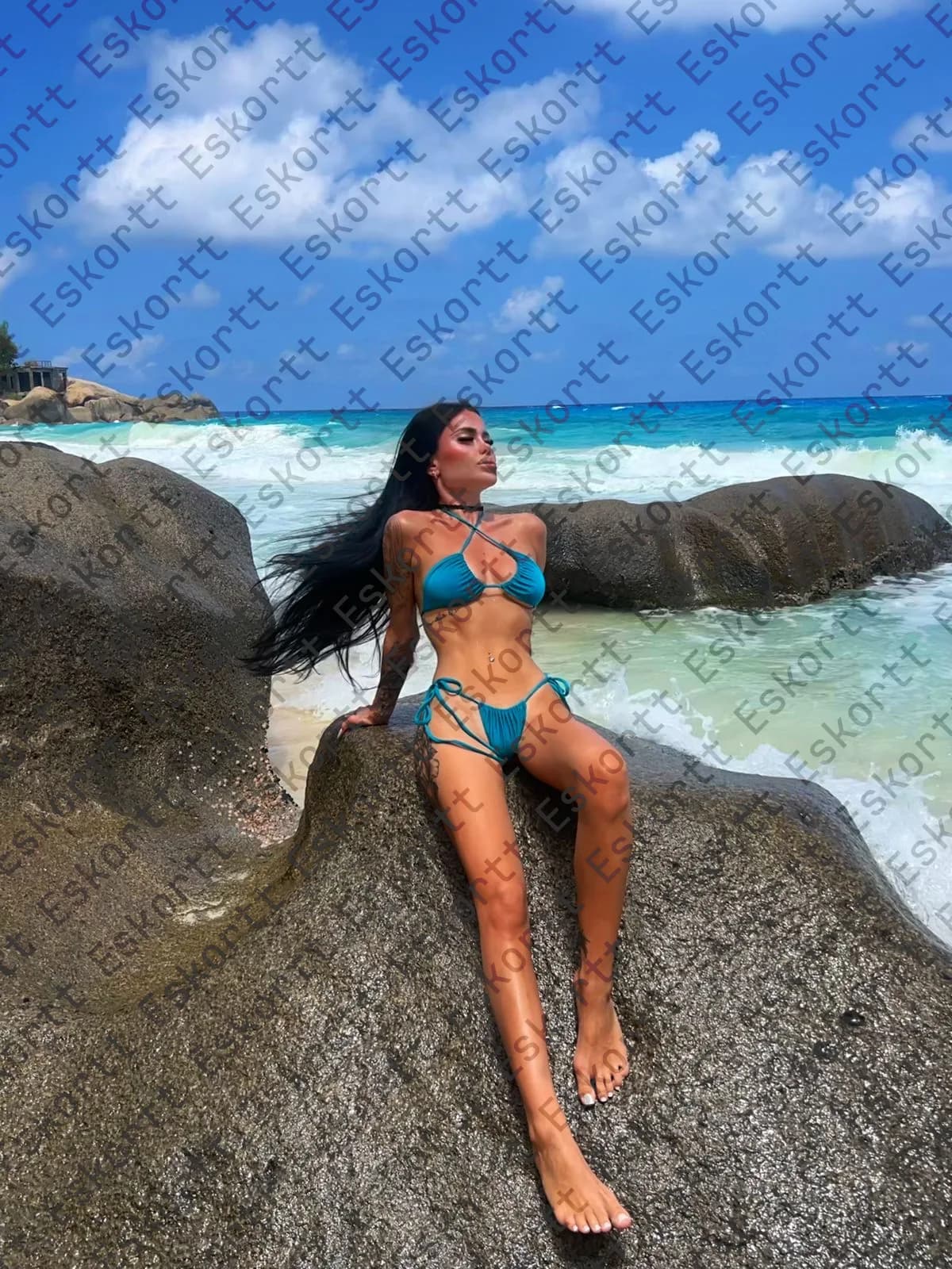 Элли escort in Moscow