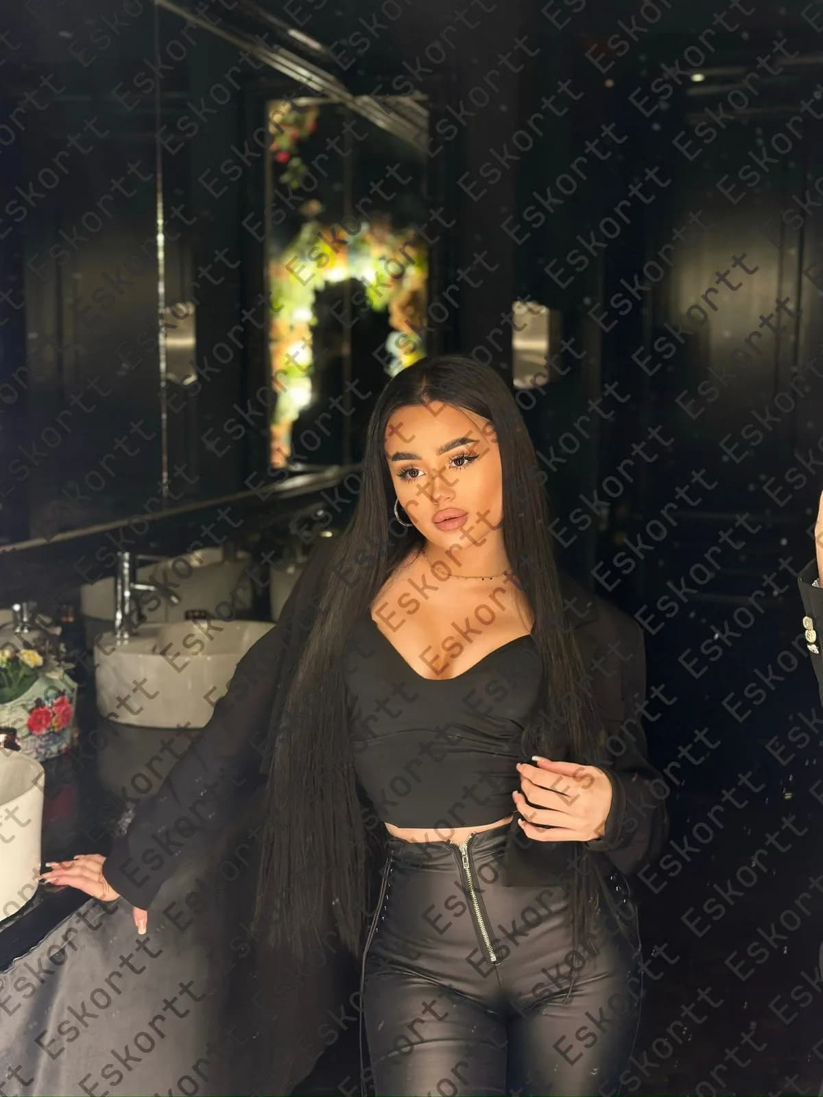 Леора escort in Moscow