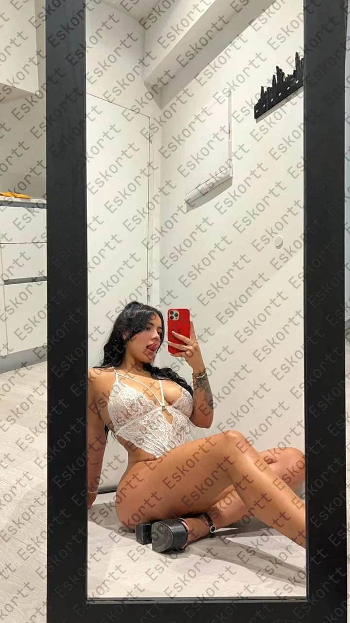 Мелания escort in Moscow