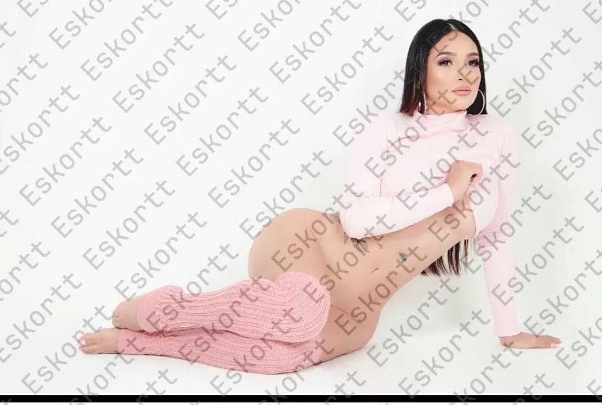 Камила escort in Moscow