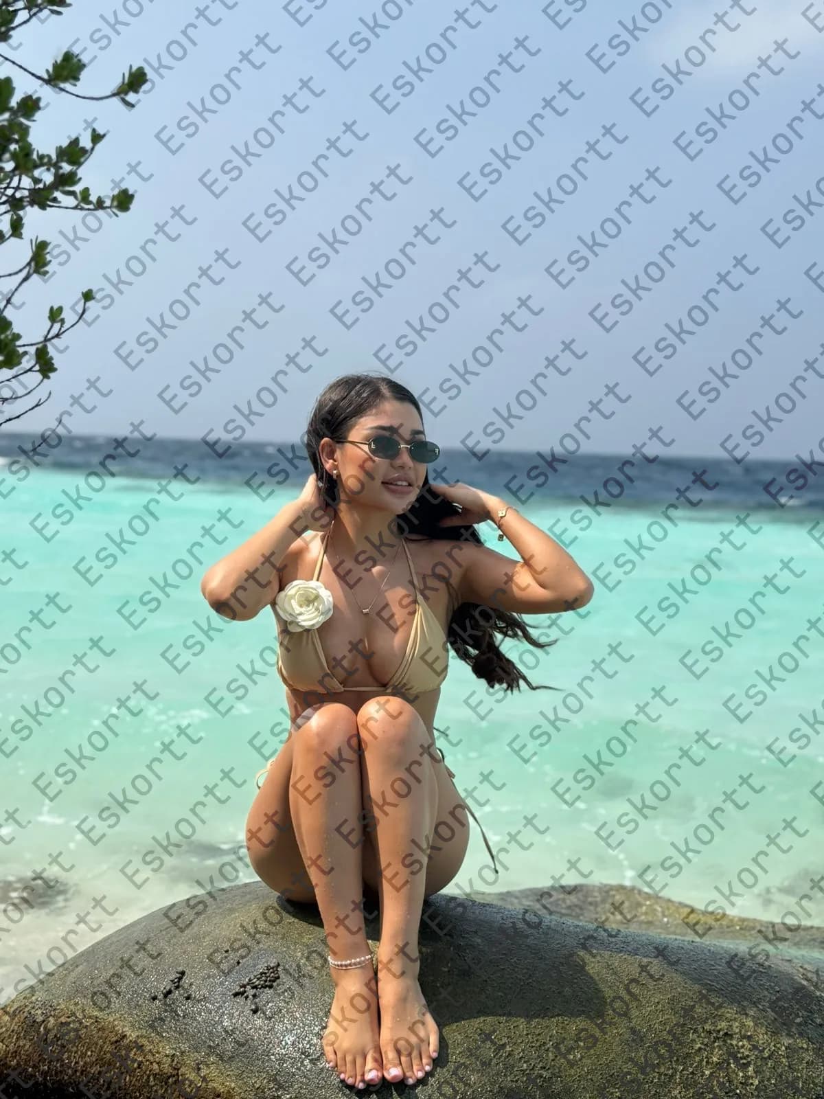 Карен escort in Moscow