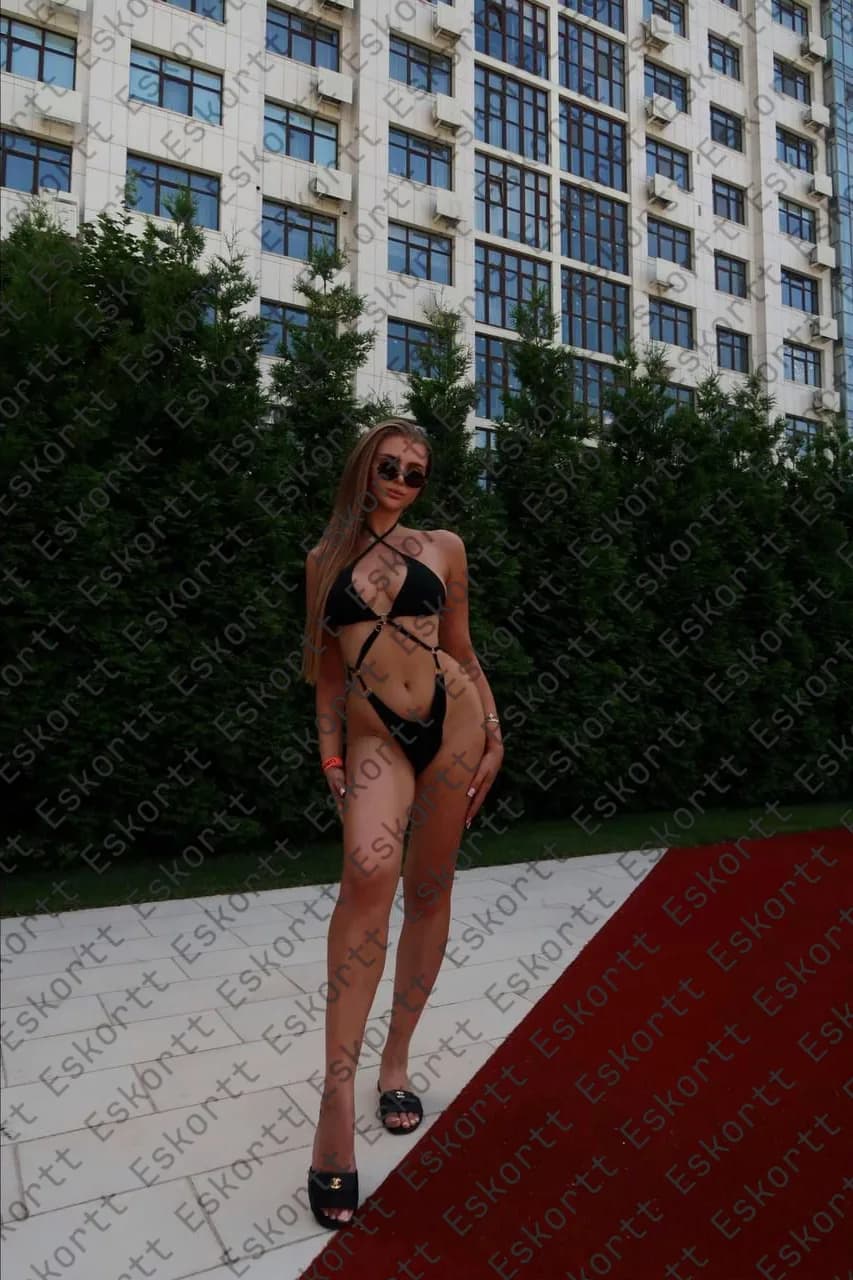 Полина escort in Moscow