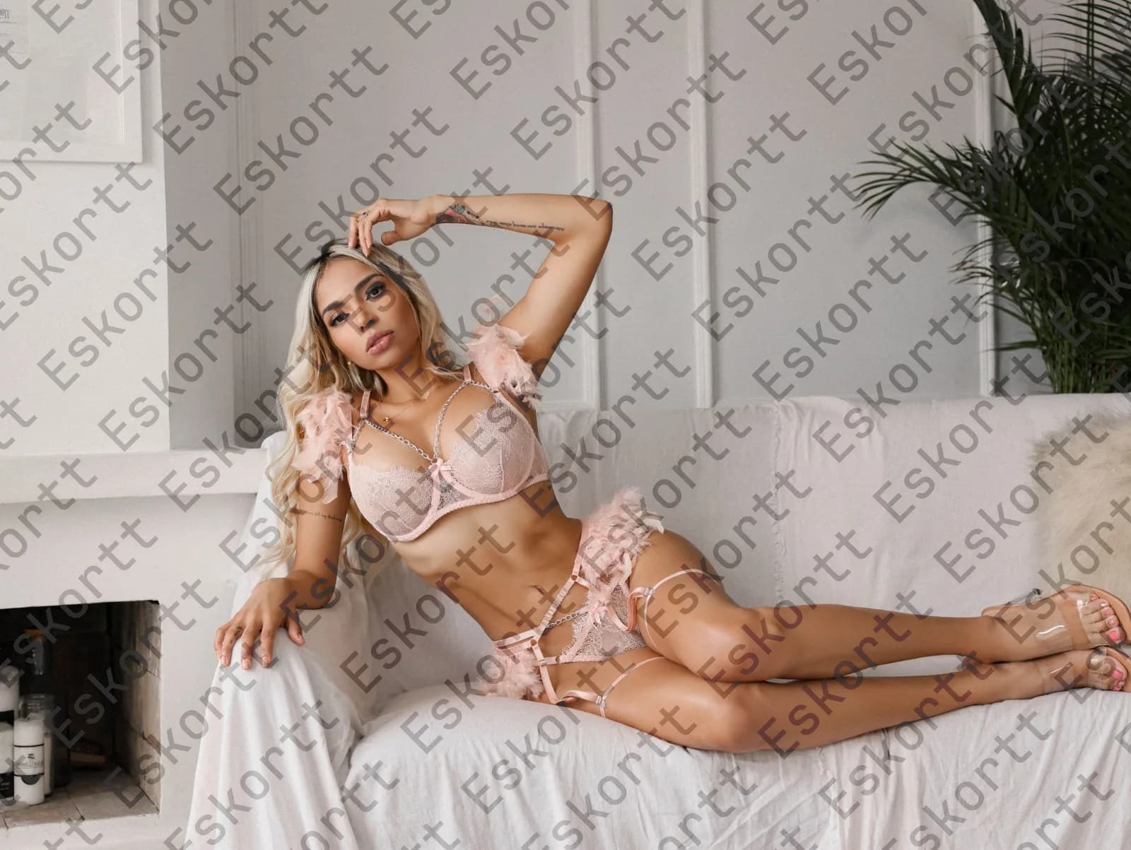 Сильвия escort in Moscow