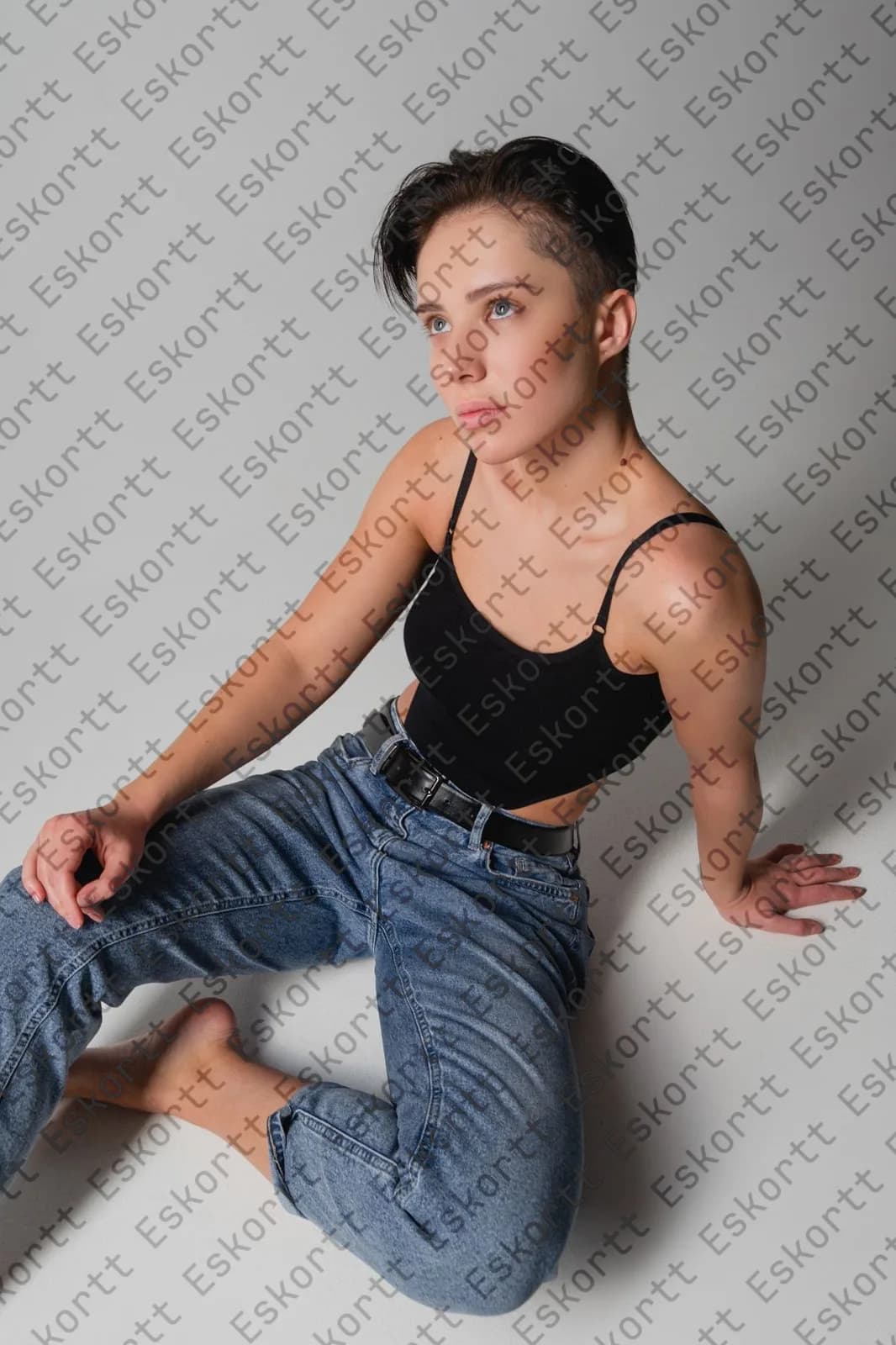 Сандра escort in Moscow