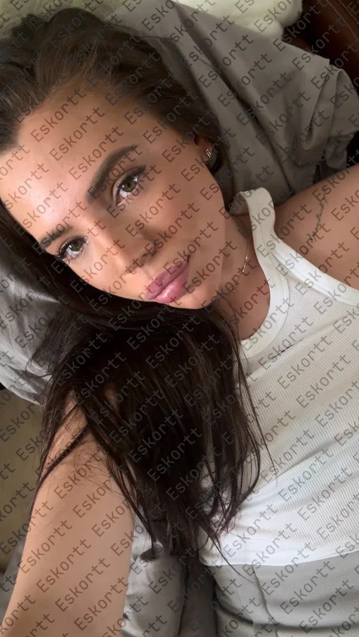 Амира escort in Moscow