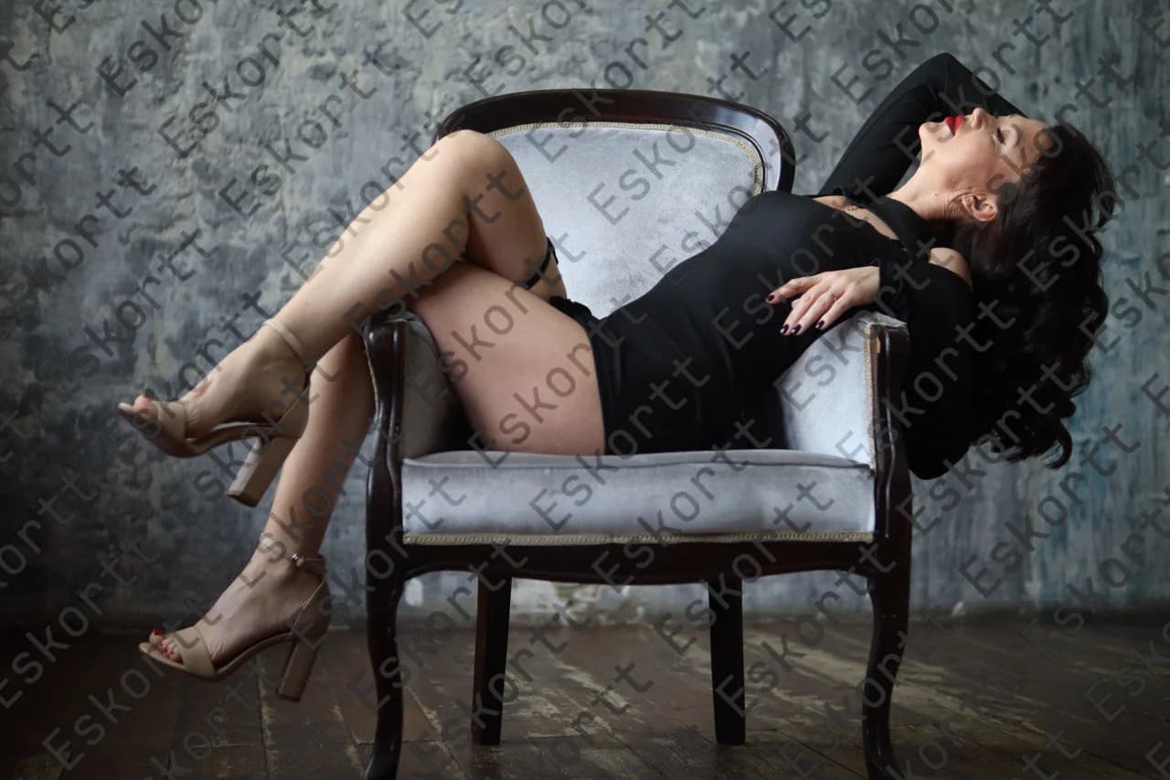 Саша escort in Moscow