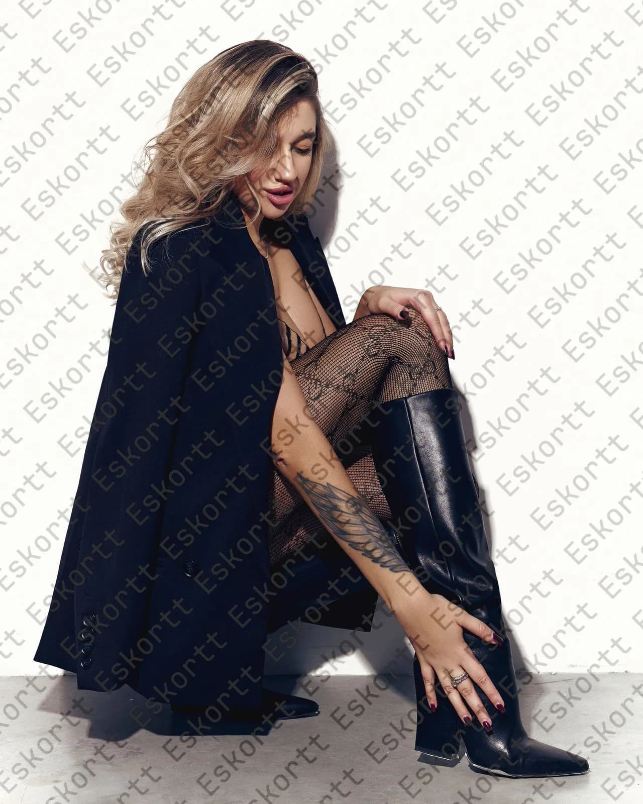 Аделина escort in Moscow