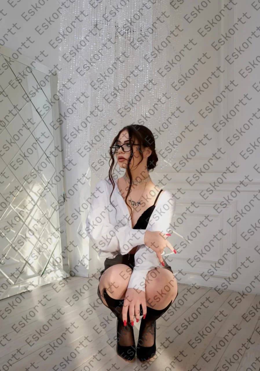 Лера escort in Moscow