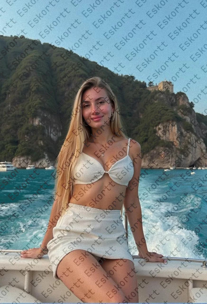 Мариана escort in Moscow