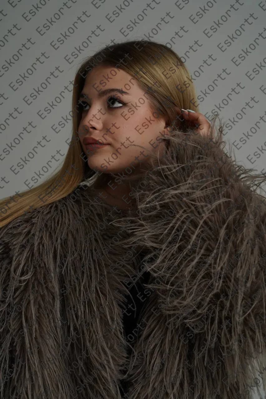 Кэролайн escort in Moscow