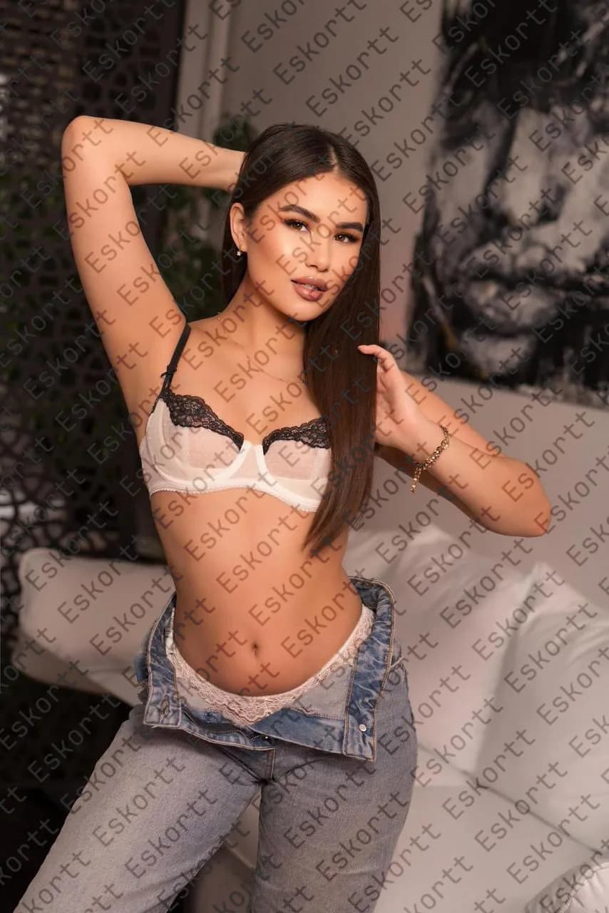 Ariella escort in Moscow