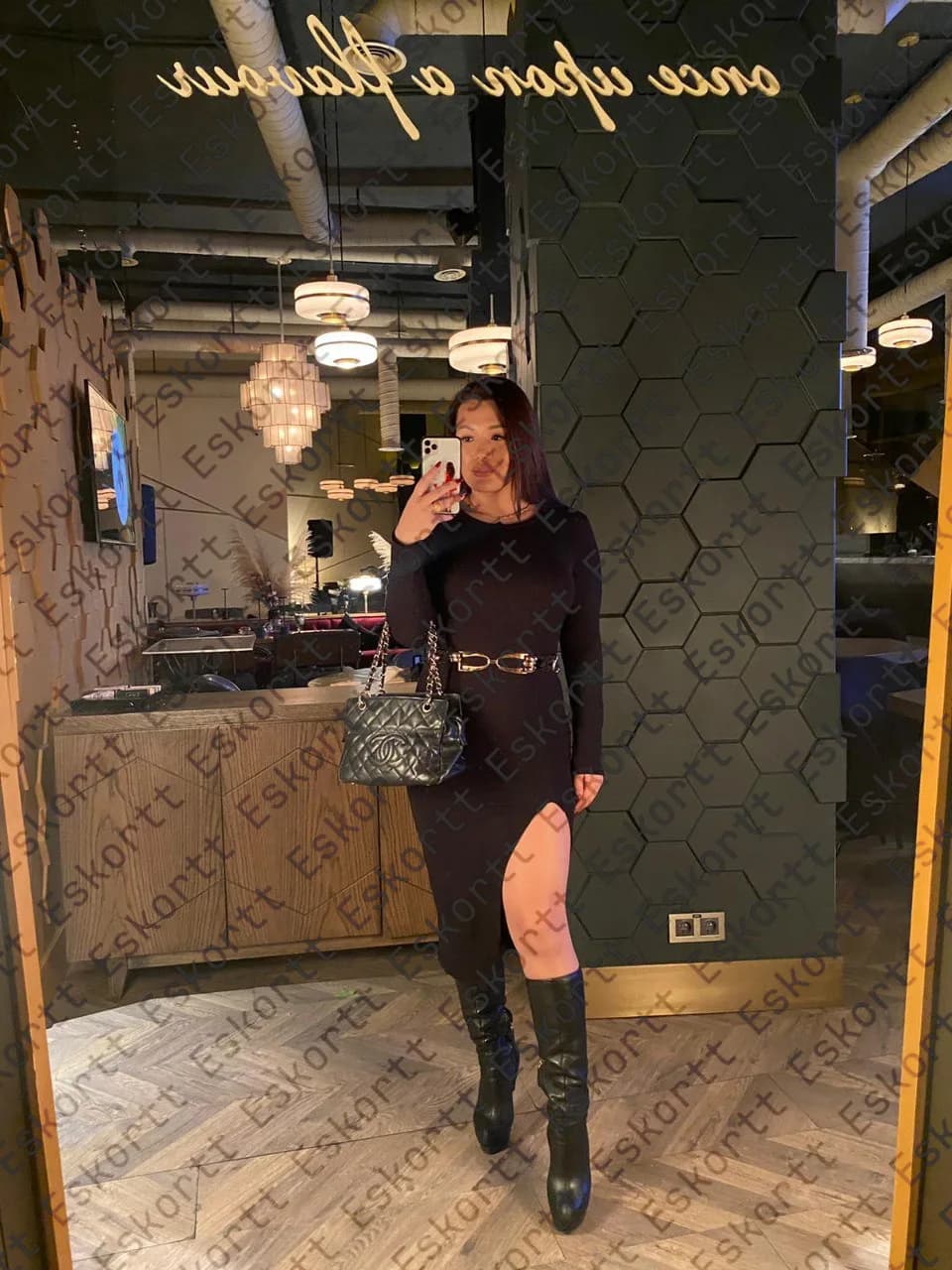 Salma escort in Moscow