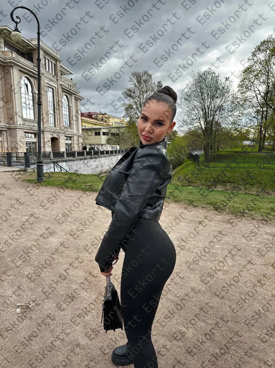 Dina escort in Moscow