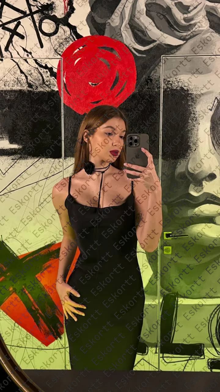 Jennifer escort in Moscow