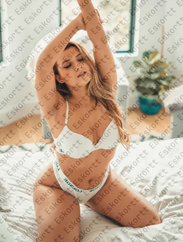 Rue escort in Moscow