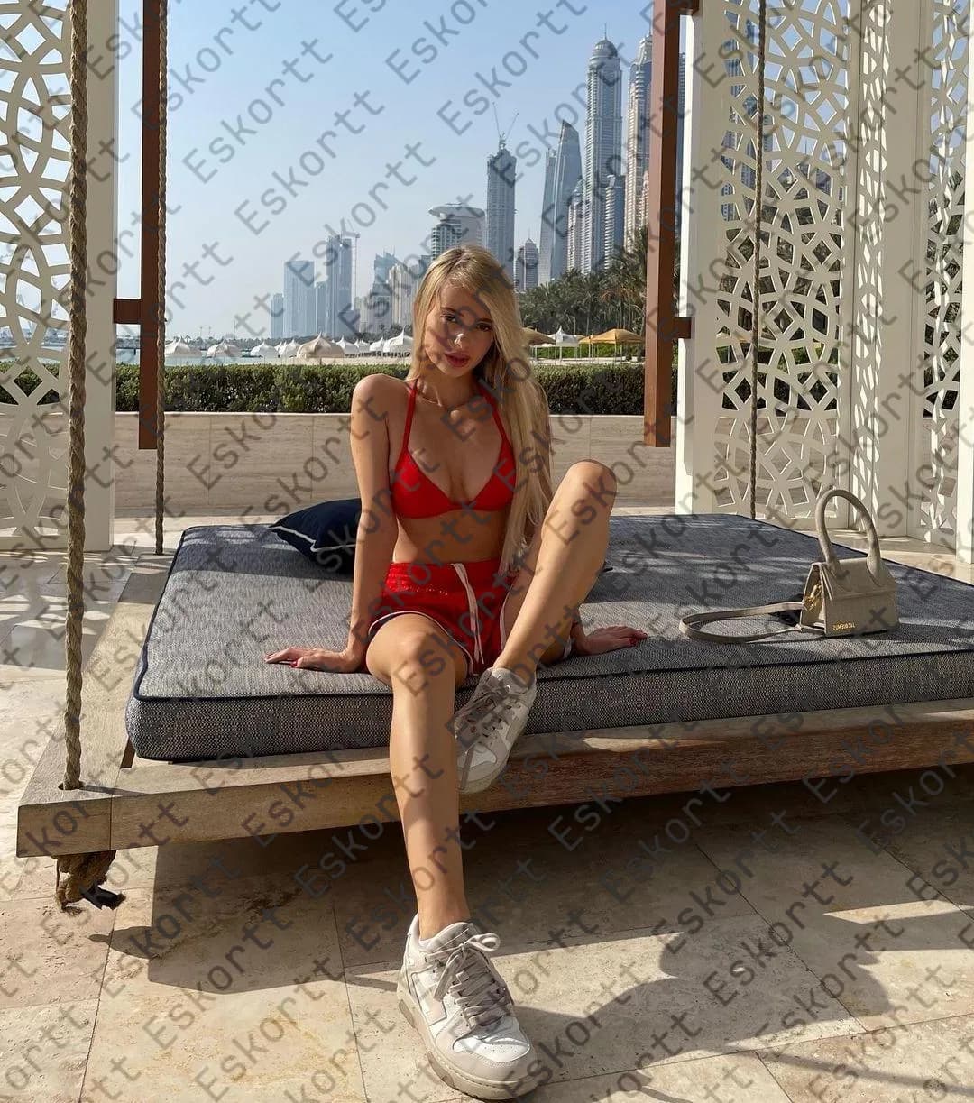 Zora escort in Moscow