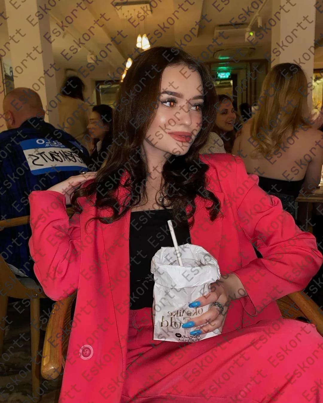 Amber escort in Moscow