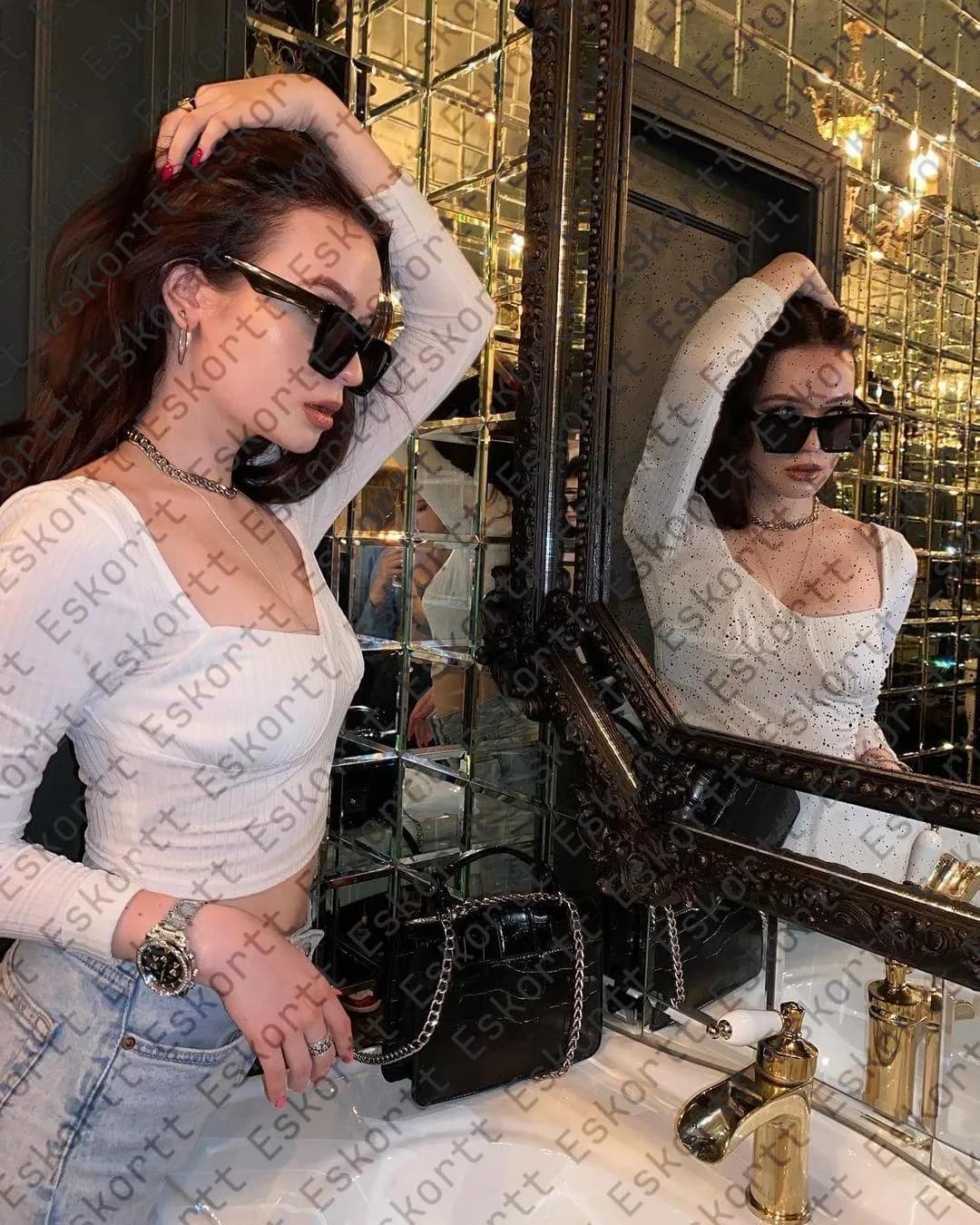 Amber escort in Moscow