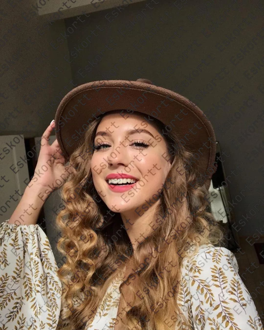 Audrey escort in Moscow