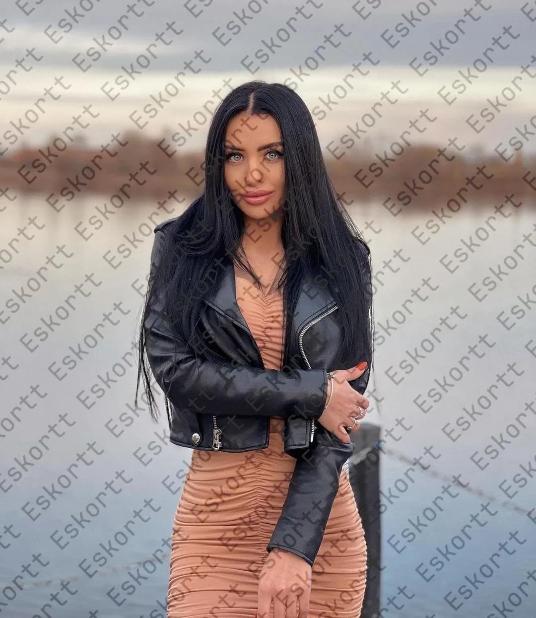 Camila escort in Moscow