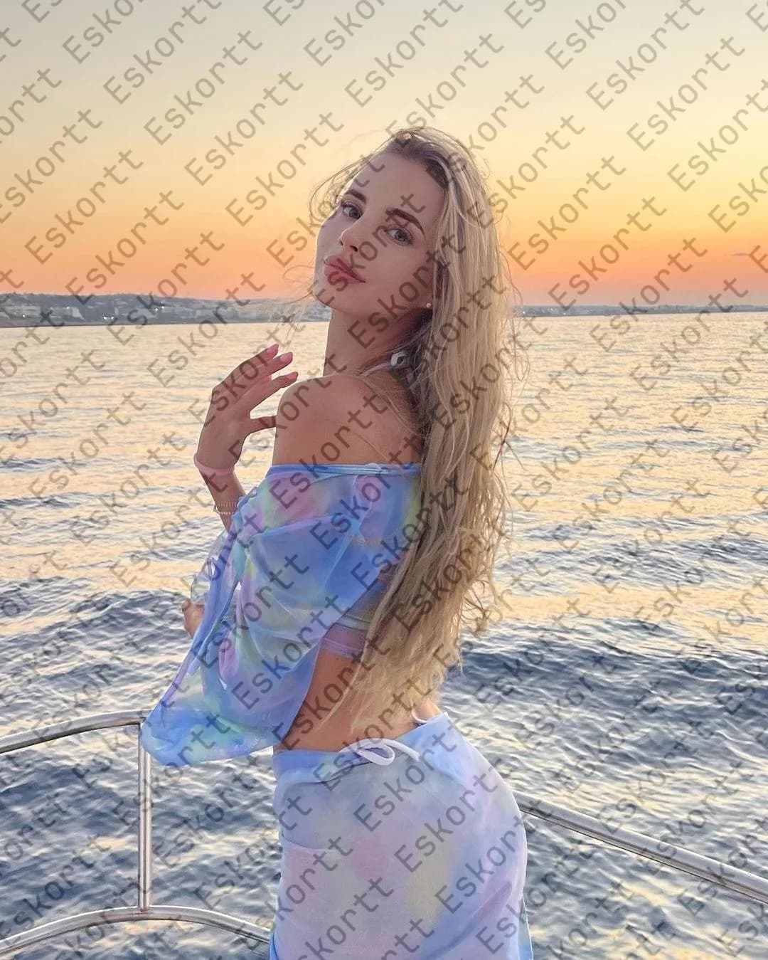 Gabriella escort in Moscow