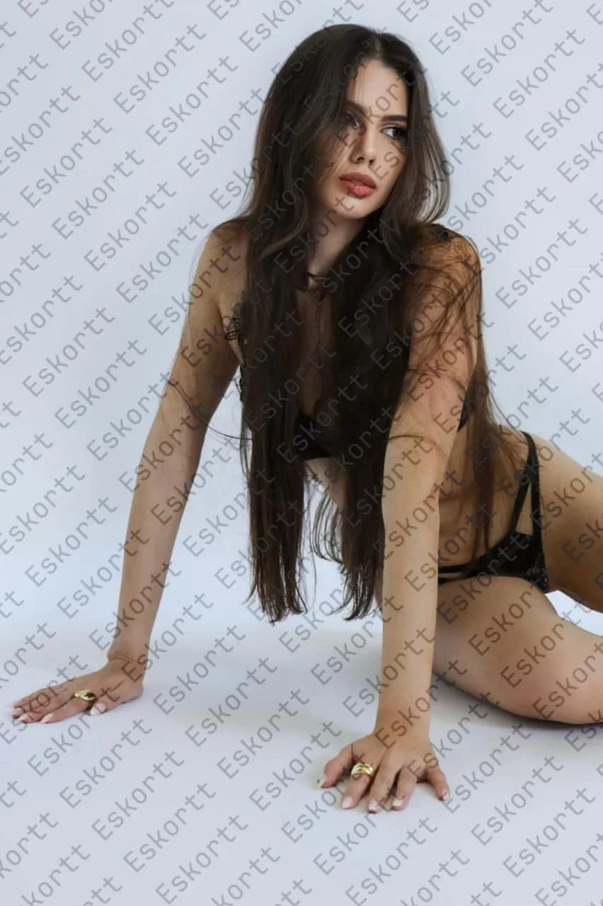 Sarah escort in Moscow